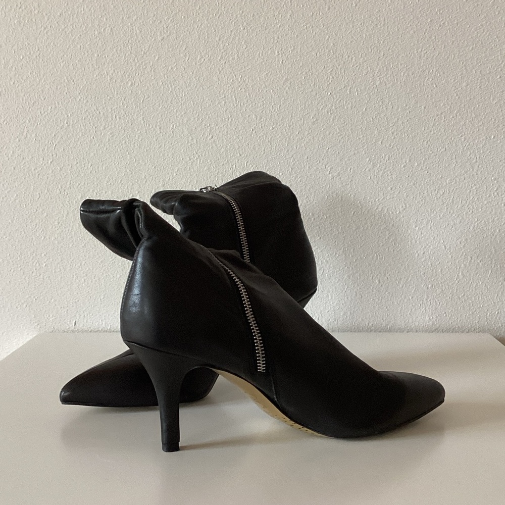 Dolce Vita Black Leather Pointed-Toe Ankle Boots‎ with Zipper Size 10